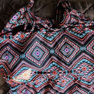 Chic Geometric Two-Piece Swimsuit in Black and Pink